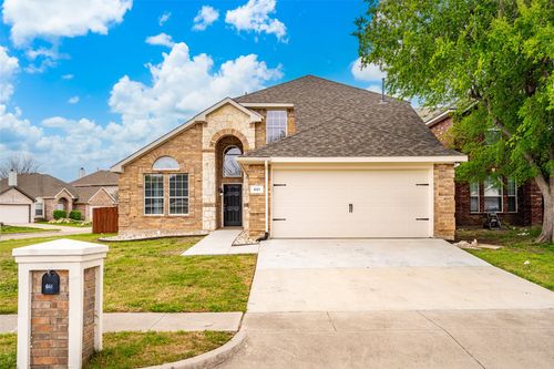 601 Babbling Brook Dr, Saginaw, TX, 76179-0943 | Card Image