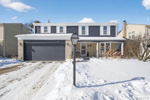 2112 E Roundtable Dr, Canton, MI, 48188-1927 | Card Image