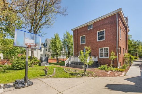 6910 Euclid Ave, Chicago, IL, 60649-1512 | Card Image