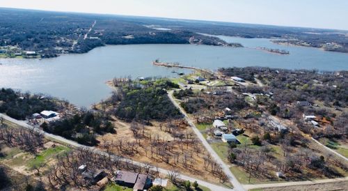 153 Catfish Trl, Bowie, TX, 76230-8722 | Card Image