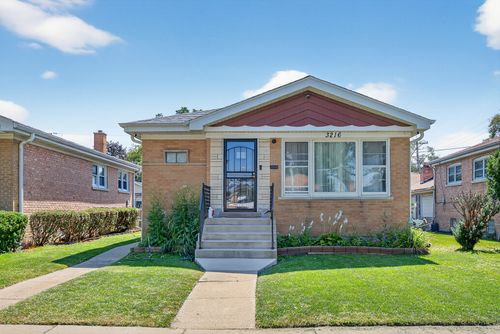 3216 Monroe St, Bellwood, IL, 60104-2244 | Card Image