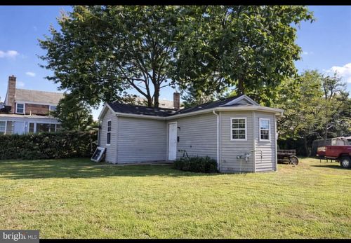 51 E Griffith St, PENNS GROVE, NJ, 08069-1435 | Card Image