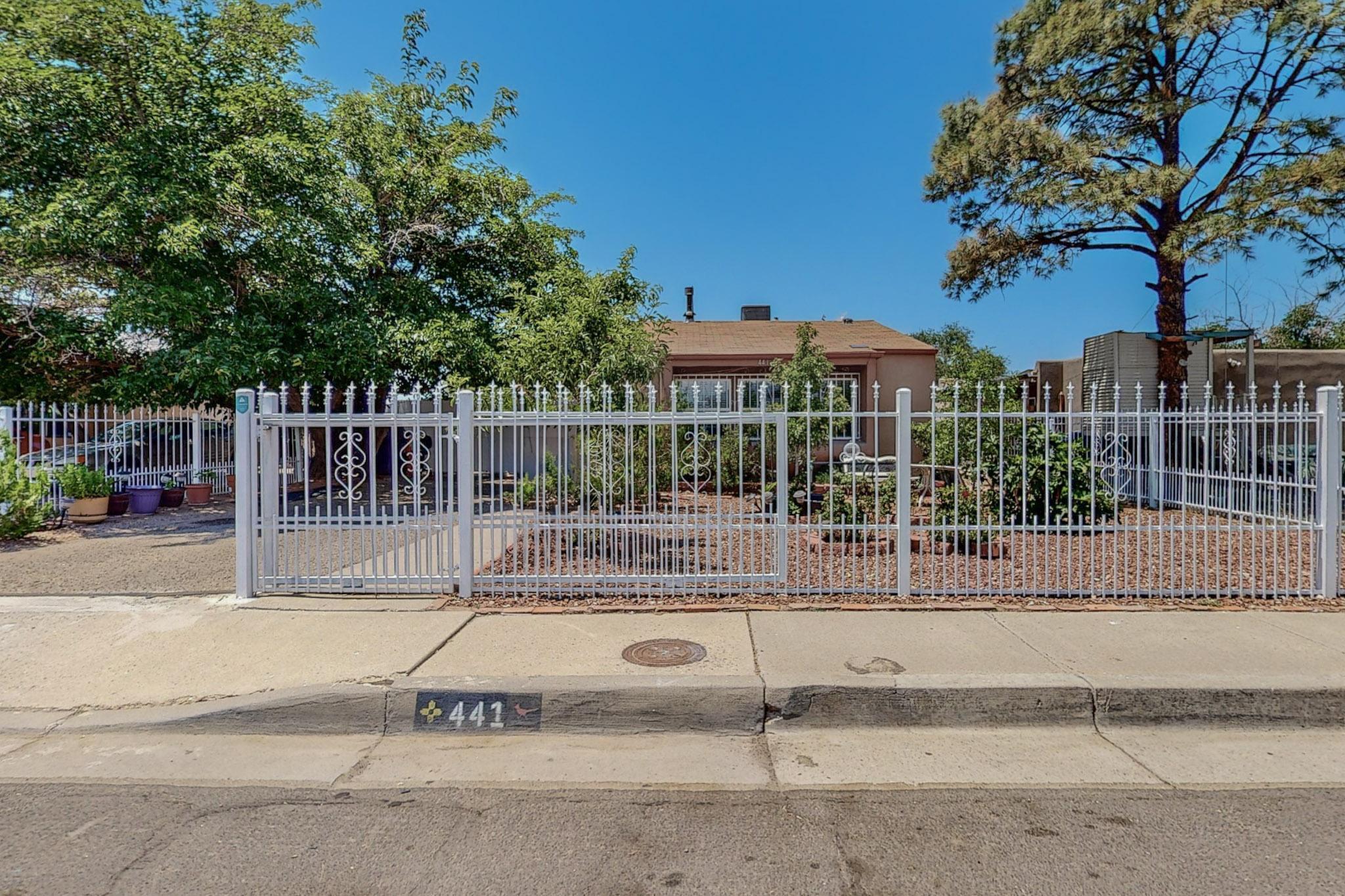 441 Dakota Street Se, For Sale in Albuquerque Zoocasa