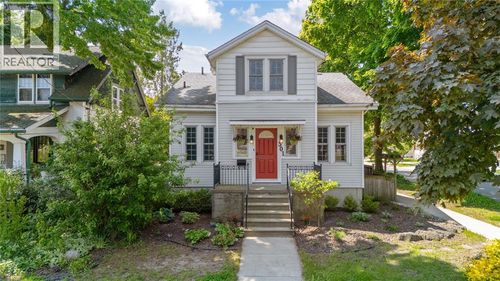 301 Talfourd St, Sarnia, ON, N7T1P4 | Card Image