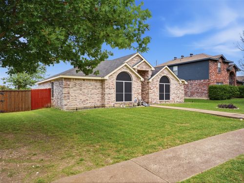 1531 Rebecca Ln, Lancaster, TX, 75134-3050 | Card Image