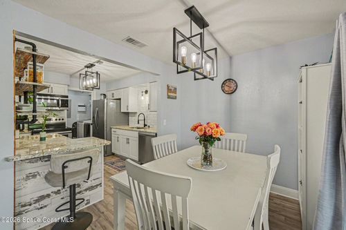 28g-9017 Scarsdale Ct, West Melbourne, FL, 32904-2017 | Card Image