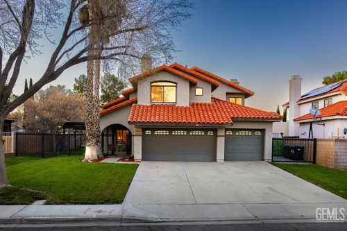 5633 W Avenue L2, Lancaster, CA, 93536-4400 | Card Image