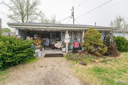 703 W Parkview Dr, Belle, MO, 65013-2541 | Card Image