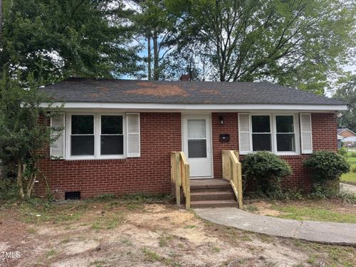 902 Meadow St S, Wilson, NC, 27893-5934 | Card Image