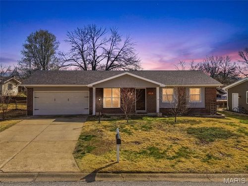 626 Lime Rock Dr, Saint Charles, MO, 63304-7914 | Card Image