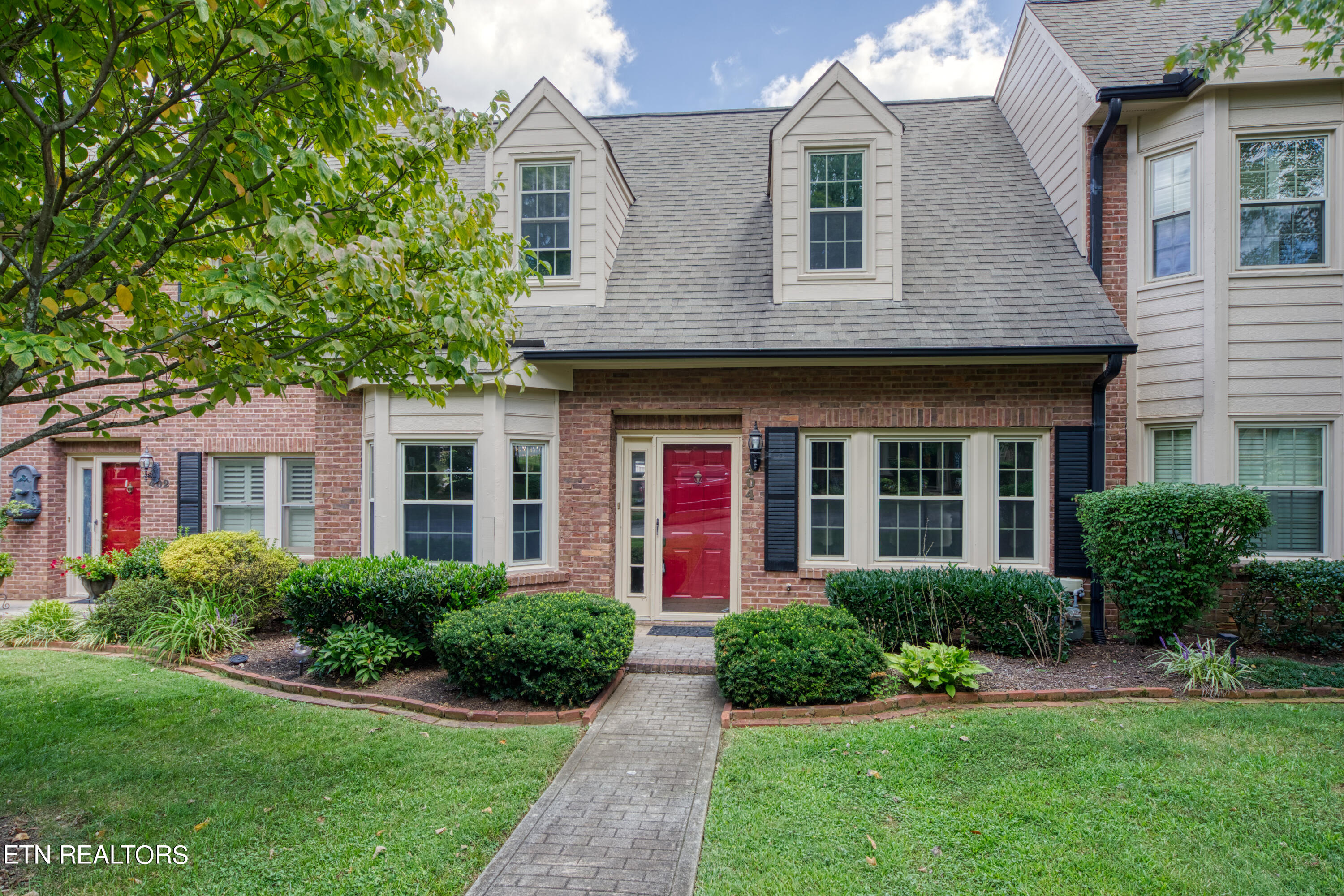 Denton Ct, Knoxville, TN 37923