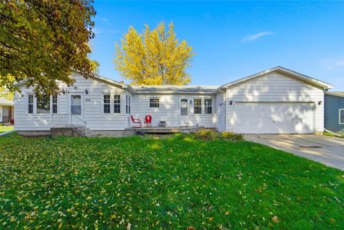 208 Union St, Pella, IA, 50219-1733 | Card Image