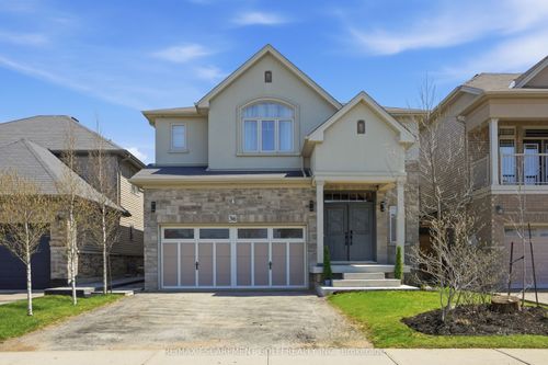 36 Pavilion Dr, Binbrook, ON, L0R1C0 | Card Image