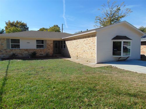 1741 Oak Hill Cir, Dallas, TX, 75217-2244 | Card Image