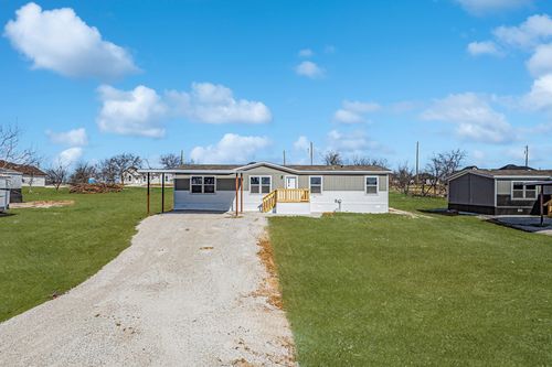 215 Overland Trl, Bridgeport, TX, 76426 | Card Image