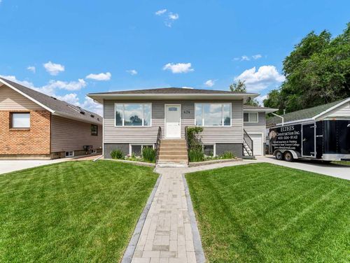 474 10 Street Se, Medicine Hat, AB, T1A1R3 | Card Image