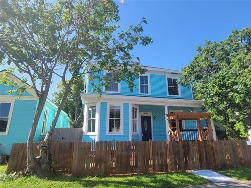 3919 Avenue O, Galveston, TX, 77550-6627 | Card Image