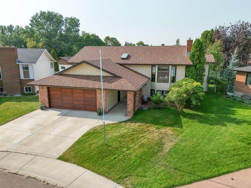17 Iris Court Se, Medicine Hat, AB, T1B2S1 | Card Image