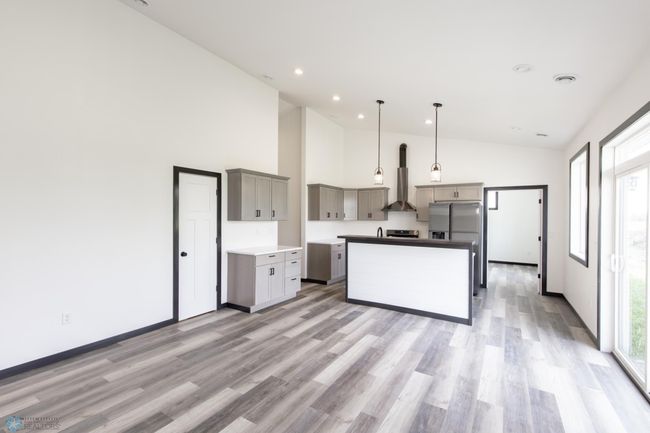 Kitchen/Dining | Image 19