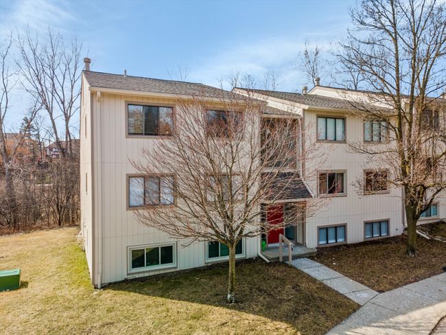 APT-5 - 1693 Riverside Dr, Condo with 2 bedrooms, 2 bathrooms and null parking in Rochester Hills MI | Image 24