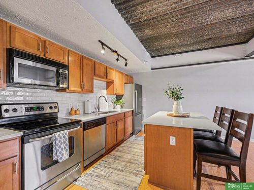 501-105 N 31st Ave, Omaha, NE, 68131-2964 | Card Image