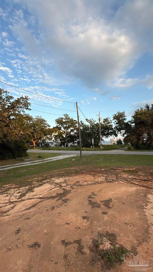 3210 Bay St, Gulf Breeze, FL, 32563 | Card Image