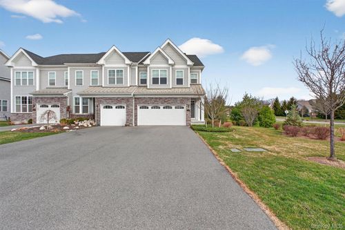 25 Hoffman Rd, East Fishkill, NY, 12533-7383 | Card Image