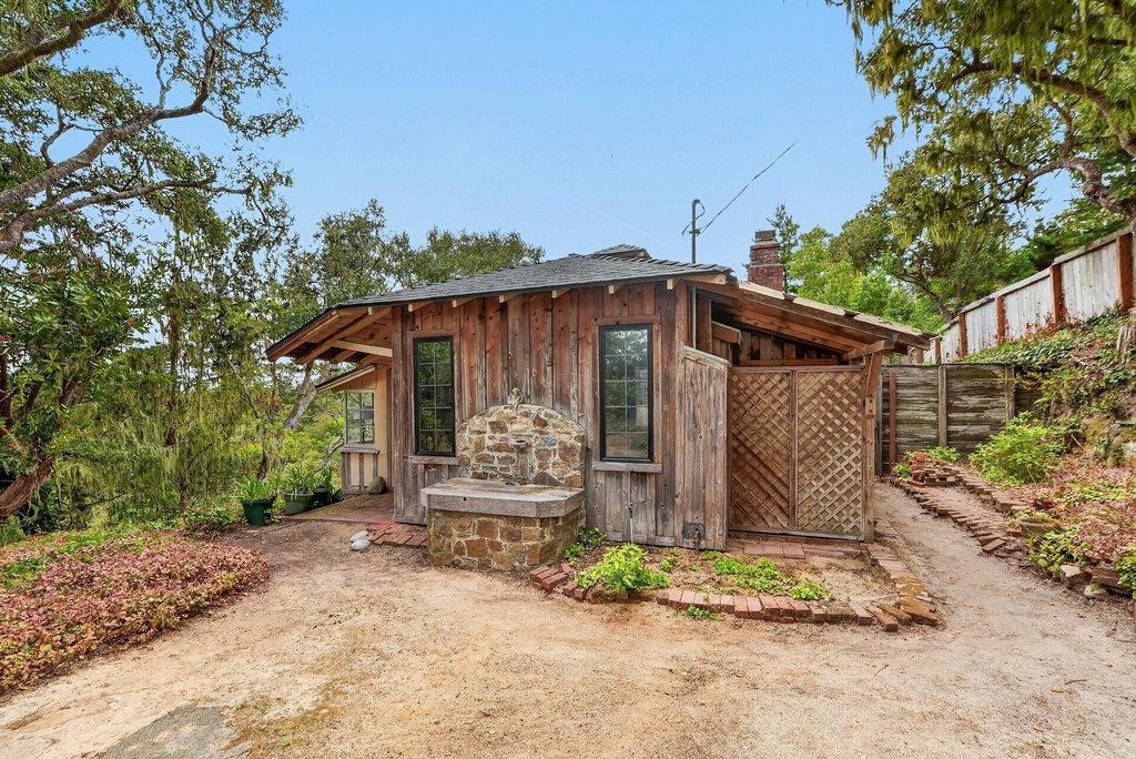 Residential in Carmel Highlands 4