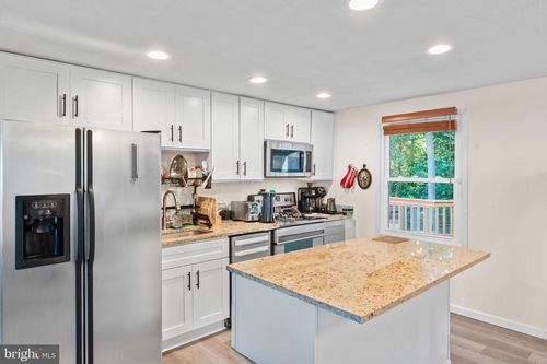 7627 Fallswood Way, LORTON, VA, 22079-1729 | Card Image