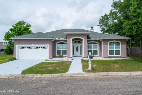 24 Pelican Cove Ln, Long Beach, MS, 39560-6701 | Card Image