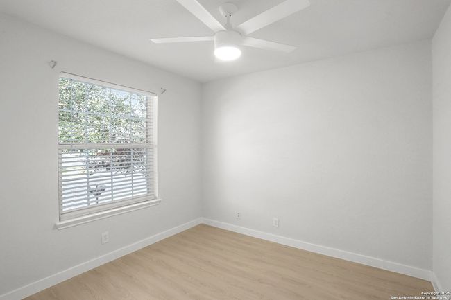 9814 Shawnee Blf, House other with 4 bedrooms, 2 bathrooms and null parking in Converse TX | Image 22