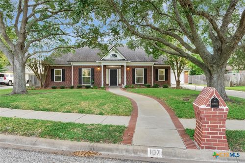 107 Masters Ct, Victoria, TX, 77904-3359 | Card Image