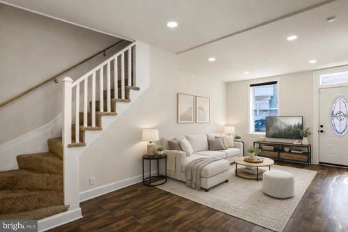 243 N Locust St, HAGERSTOWN, MD, 21740-4050 | Card Image