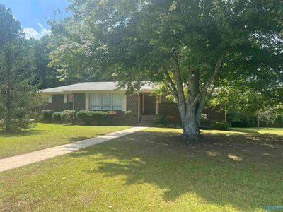 2827 Sunset Drive, House other with 3 bedrooms, 2 bathrooms and null parking in Southside AL | Image 2