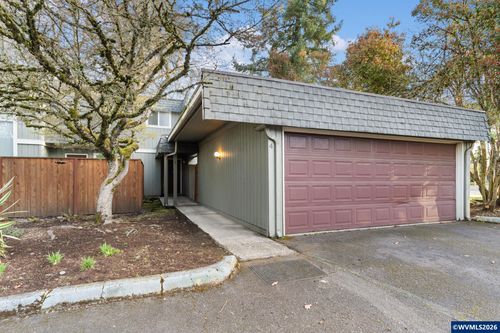 1500 Norkenzie Rd, Eugene, OR, 97401-2075 | Card Image