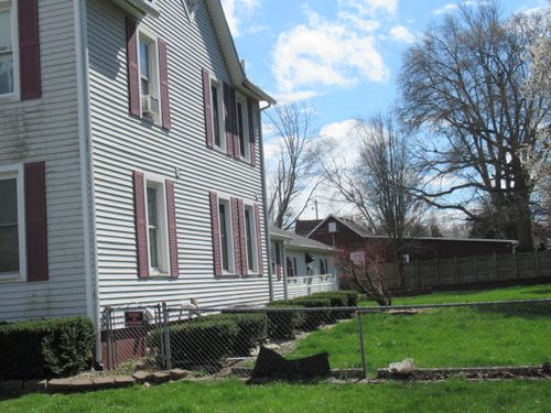 402 Sutherland Ave, Paris, IL, 61944-1447 | Card Image