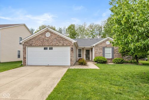 560 Runnymede Ct, Greenfield, IN, 46140-7021 | Card Image