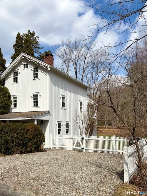 310 Valley Rd, Easton, CT, 06612-1127 | Card Image