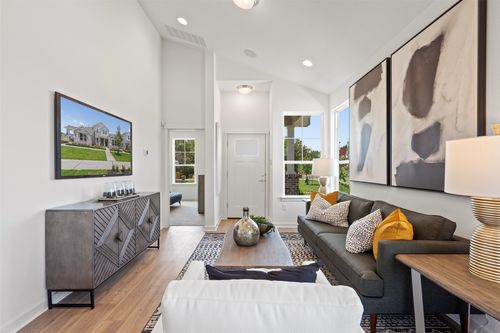 529A Burlington Dr, Buda, TX, 78610-4157 | Card Image