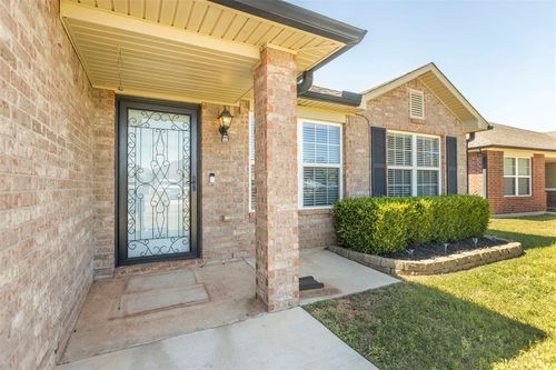 11516 Sw 25th St, Yukon, OK, 73099-1921 | Card Image