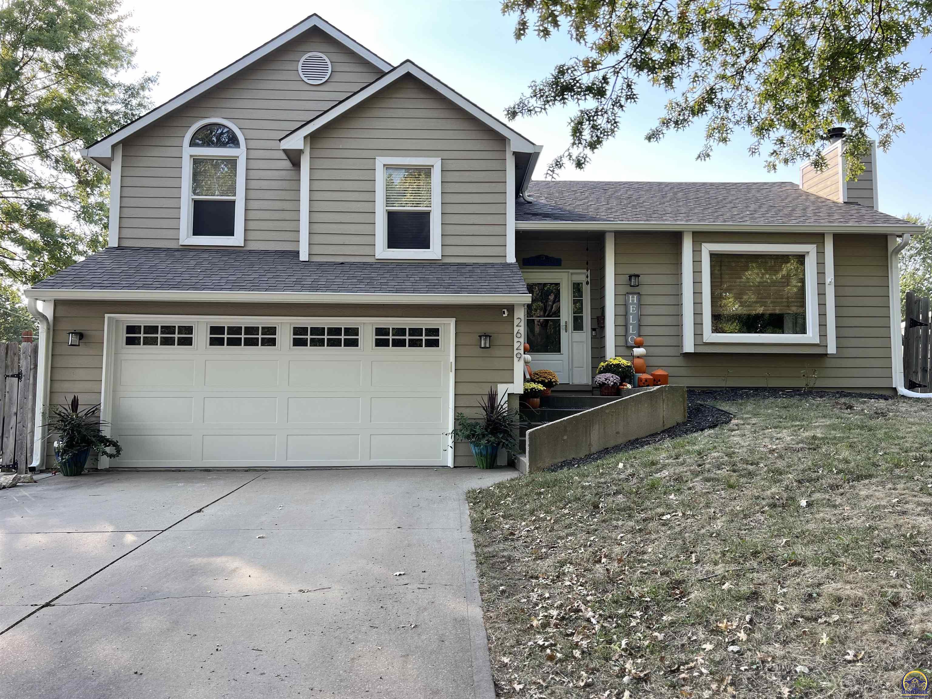 2629 Kensington Rd, For Sale in Lawrence Zoocasa