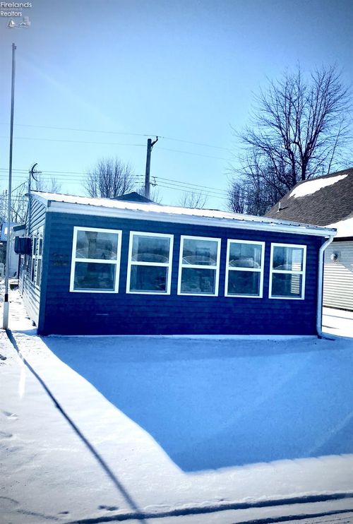 12-550 S Schau Rd, Port Clinton, OH, 43452-9528 | Card Image