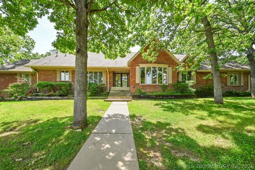 2956 E 69th St, Tulsa, OK, 74136-4540 | Card Image