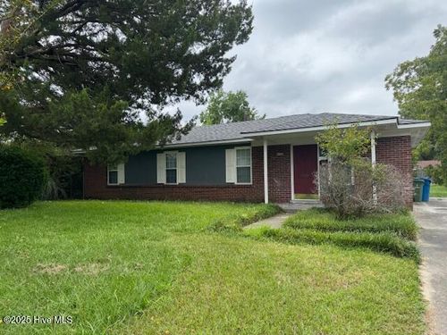 2604 Robeson St, Wilmington, NC, 28405-1930 | Card Image