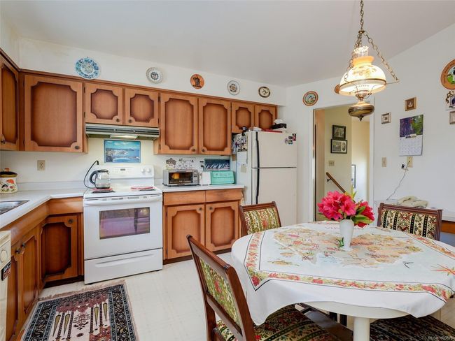 1531 Knight Ave, House other with 5 bedrooms, 3 bathrooms and 2 parking in Saanich BC | Image 6