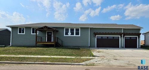2509 N Bent Grass Ct, Sioux Falls, SD, 57107-0998 | Card Image