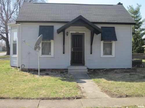 200 N Logan St, Mason City, IL, 62664-1023 | Card Image