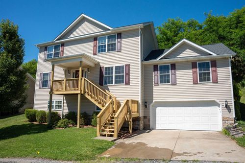 156 Auburn Dr, Morgantown, WV, 26501-2704 | Card Image