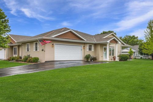 1241 Cameron Circle, NEENAH, WI, 54956 | Card Image