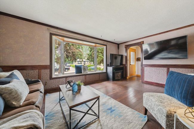 9 Forest Rd, House other with 4 bedrooms, 2 bathrooms and 2 parking in Ajax ON | Image 5